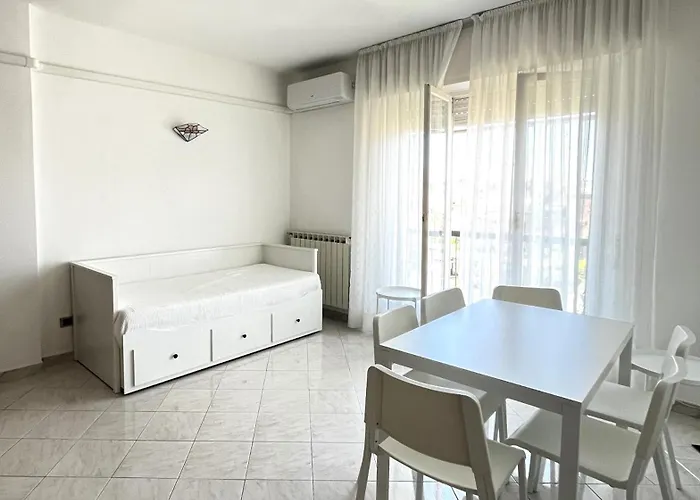Bilocale Con Parcheggio Privato Vicino La Stazione Appartement *