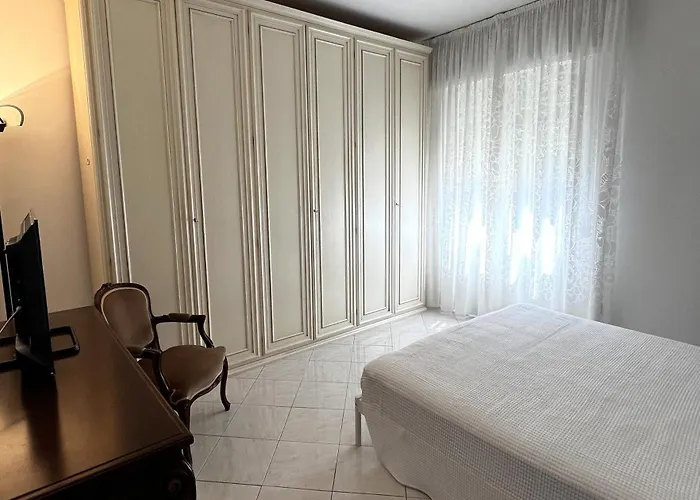 Appartement Bilocale Con Parcheggio Privato Vicino La Stazione Levanto