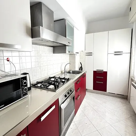 Apartment Bilocale Con Parcheggio Privato Vicino La Stazione
