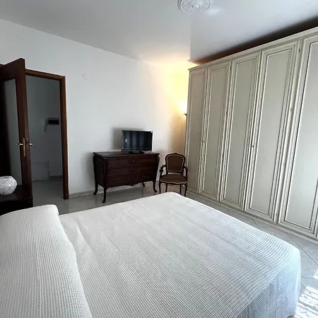Bilocale Con Parcheggio Privato Vicino La Stazione Apartment Levanto